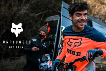 Loic Bruni probando su nueva Demo y la ropa Fox MTB21 | Unplugged