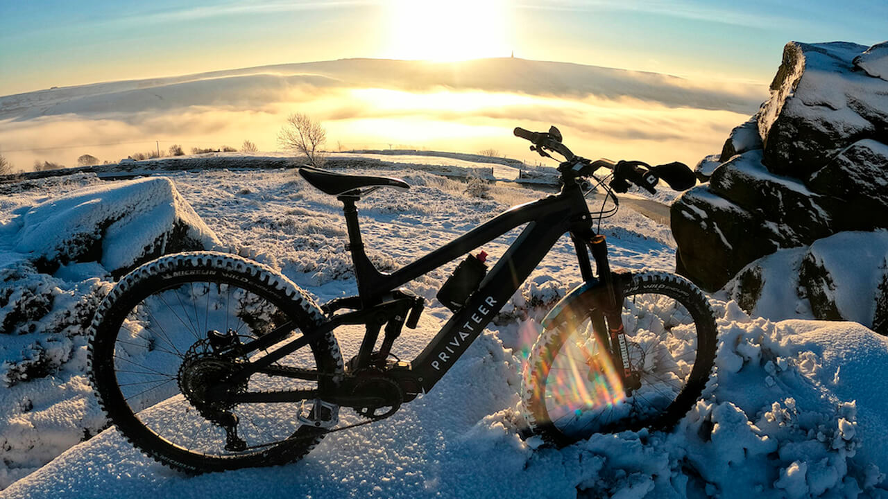 Privateer Bikes E-161 ¡Primera rodada en la nieve!