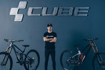 Danny Hart Firma contrato con Cube Factory Racing