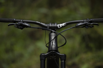 One Up anuncia su nuevo manubrio de carbón para E-BIKES