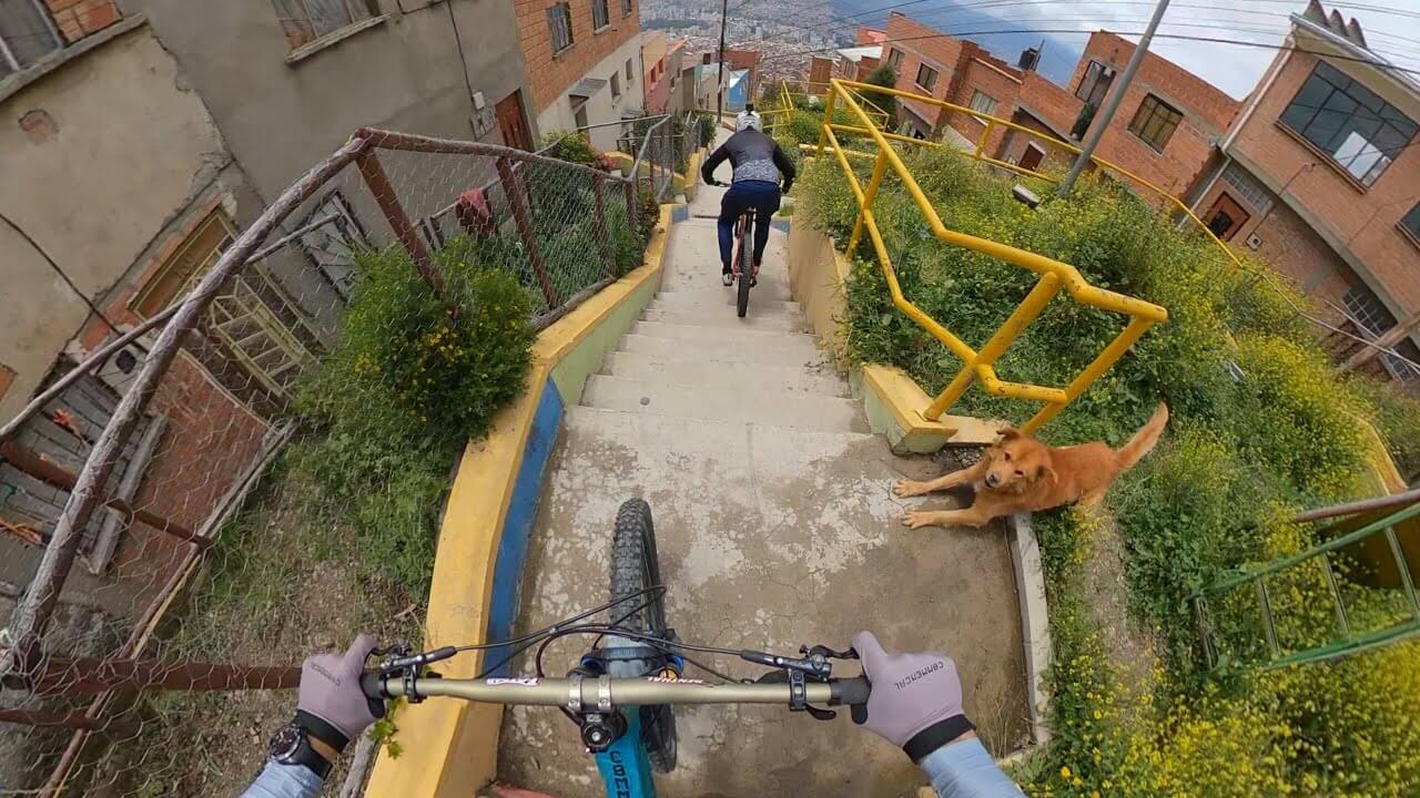 Bajando por la pista de downhill urbano mas larga del mundo