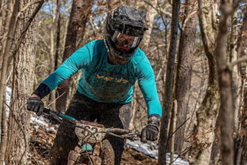 Entre nieve y lodo, una de las carreras mas difíciles Windrock Enduro 2022