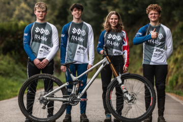 Raaw Mountain Bikes anuncia su equipo de downhill