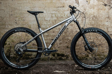 A toda velocidad en bicicletas rigidas Nukeproof Scoutin'