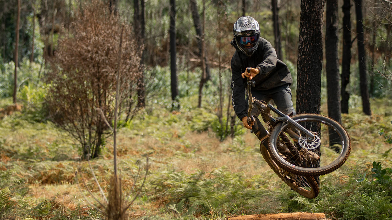 "Future Facing" Entrenando al nuevo equipo Enduro de Commencal